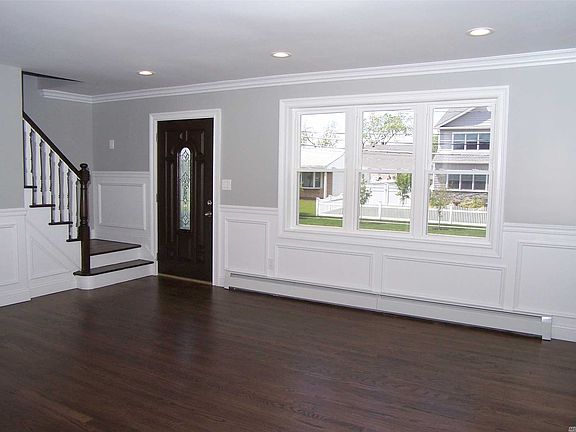 3rd image of 373 Anchor Ave