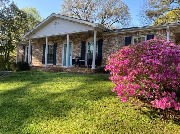 1160 Saratoga Rd, Roswell, GA 30075