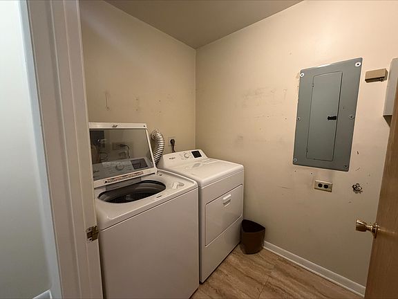 5th image of 148 W Golf Rd APT E