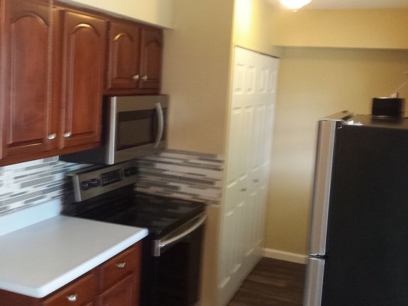 2nd image of 517 Amor Pl