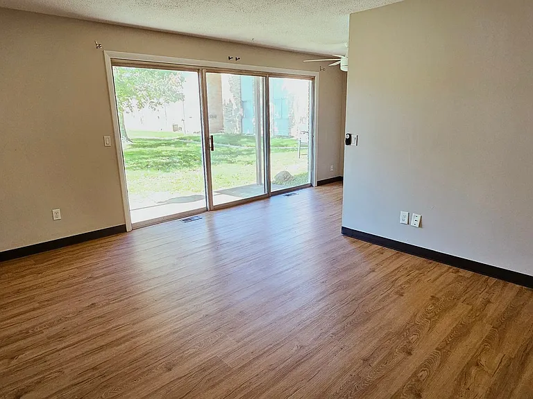 384 Gatewood Rd — Photo 13