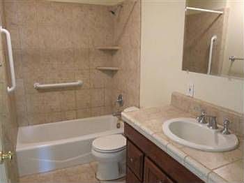 4th image of 2820 Allan Ave