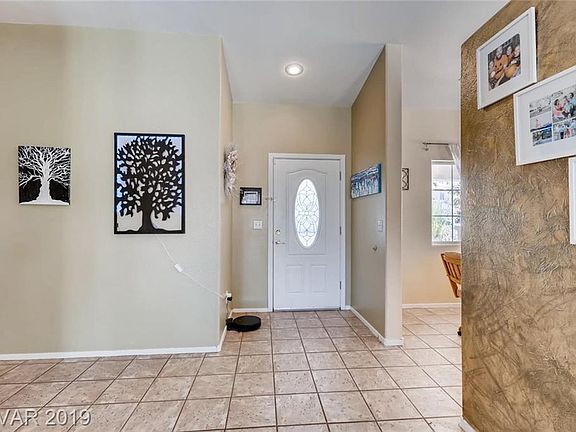 5th image of 320 Horse Pointe Ave