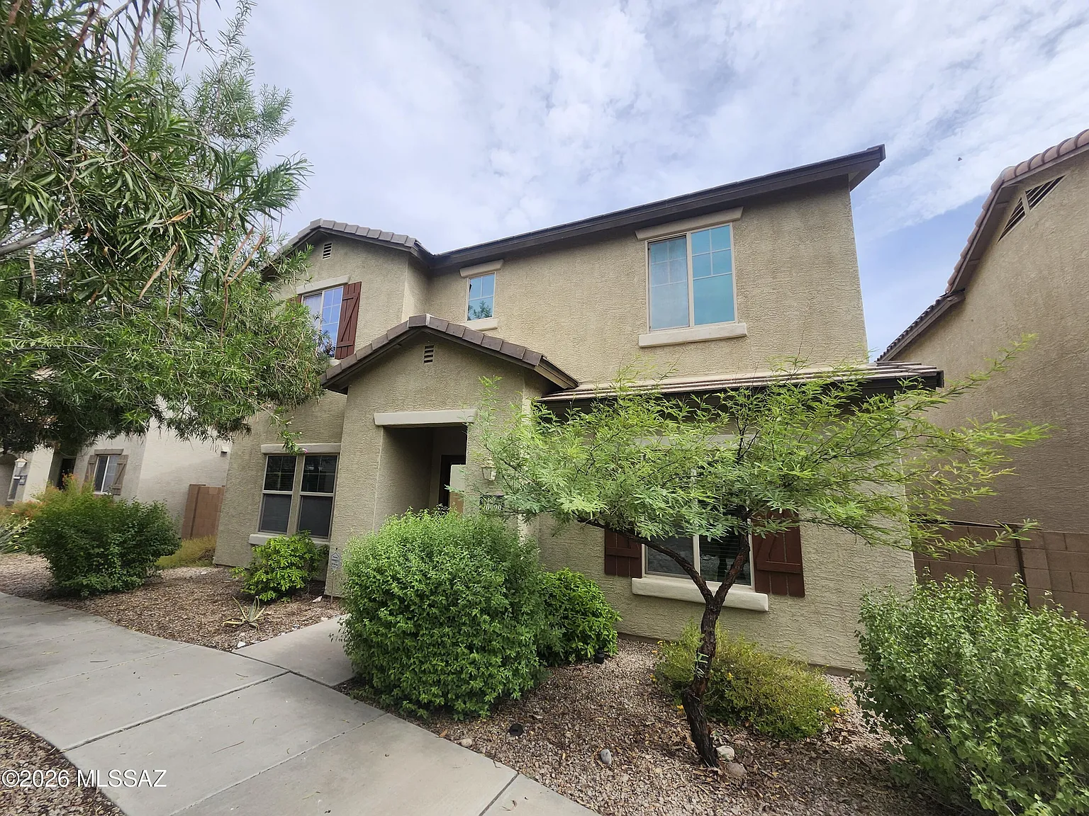 4 bed, 2.5 bath, 2447 sqft, $2,200 — Photo 2