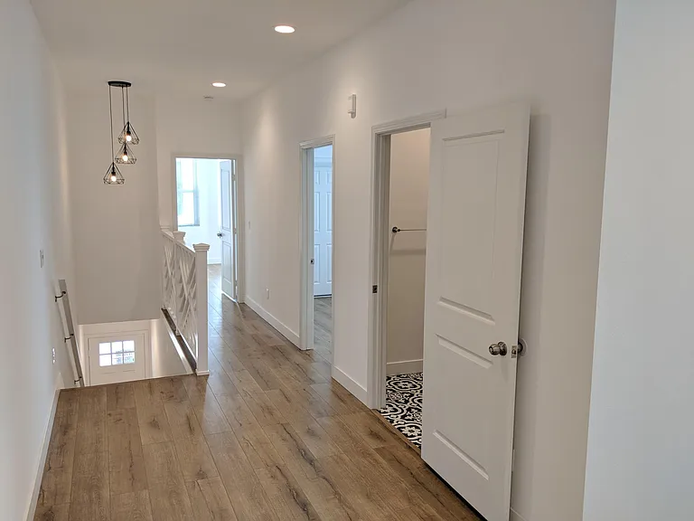 1705 W 20th St #1/2 — Photo 7