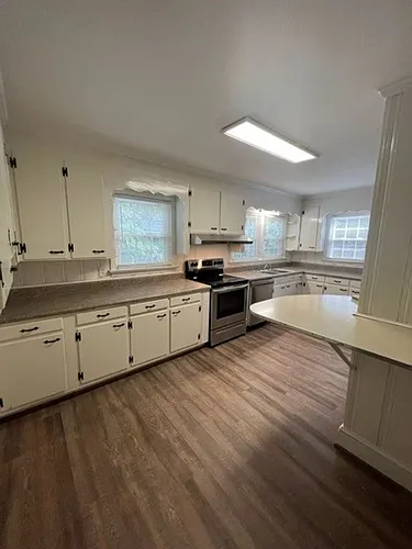 3 Bedroom 1.5 Bath Home Family Room, Living Room and Dining Room! - Eastside of Greenville Photo 1