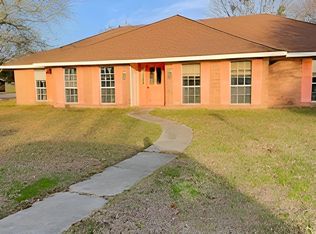 1504 Roswell St, Pascagoula, MS 39581