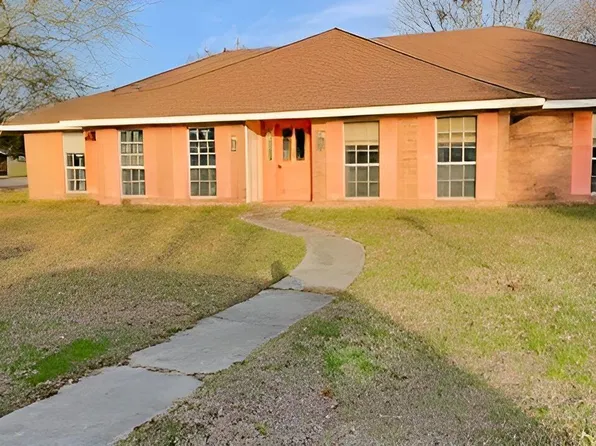 1504 Roswell St, Pascagoula, MS 39581