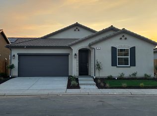 584 Thunder Rd S, Madera, CA 93636