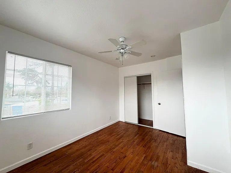 146 Montana Ave — Photo 11