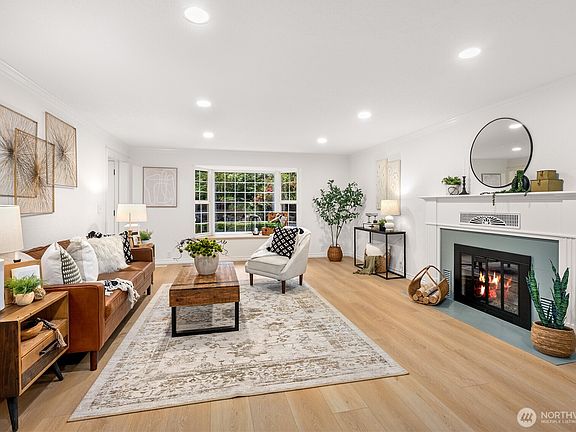 4th image of 17811 7th Avenue W