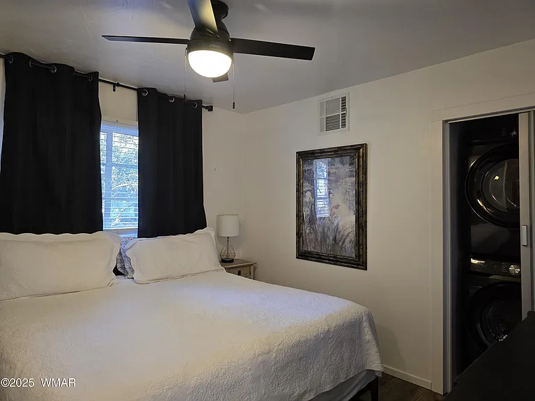1468 W Walnut Ln — Photo 12