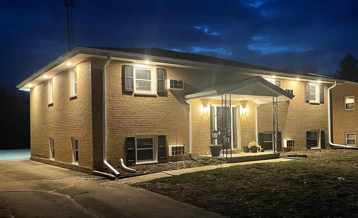 2 bed, 800 sqft, $1,200 — Photo 1