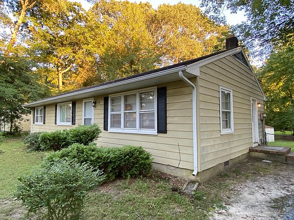 3rd image of 428 Bailey Ln