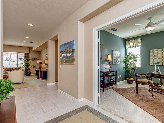 3rd image of 935 Yosemite Ln