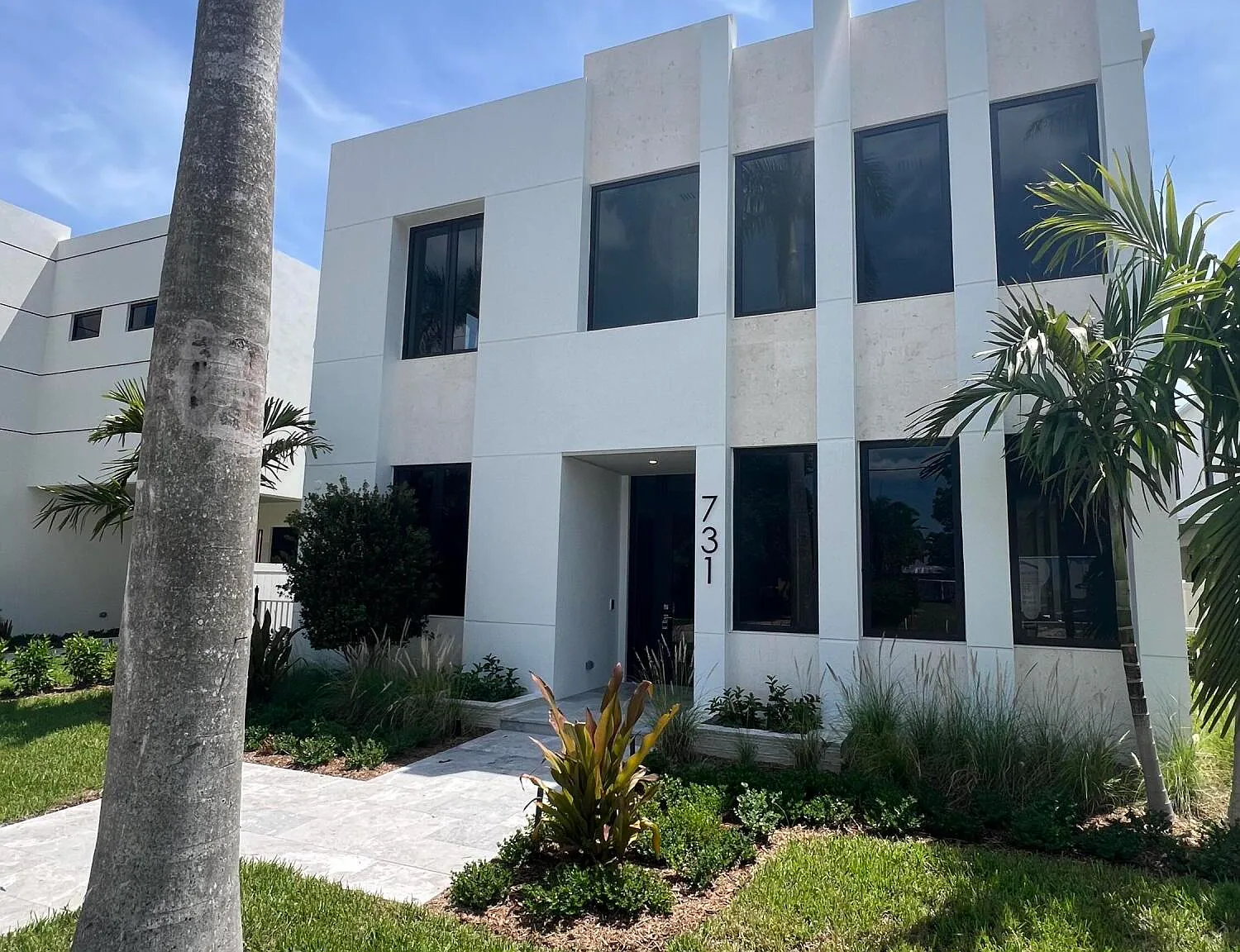 4 bed, 4.5 bath, 3623 sqft, $20,000 — Photo 1