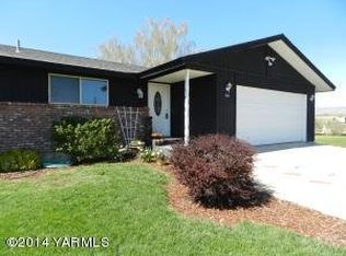 1750 W Huntzinger Rd, Selah, WA 98942