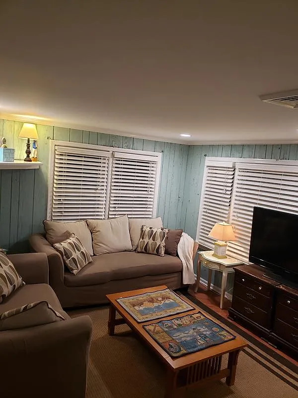 3 bed, 1600 sqft, $3,000 — Photo 3