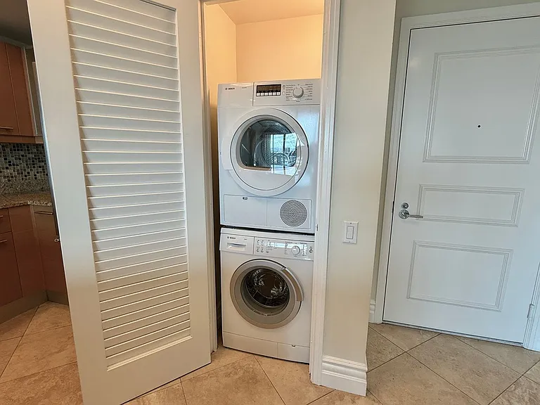 322 Karen Ave #1705 — Photo 9