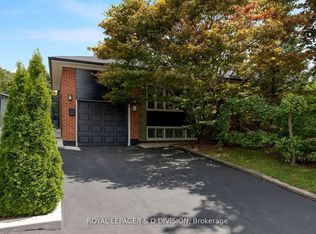 27 Paramount Ct, Toronto, ON M6M2L3