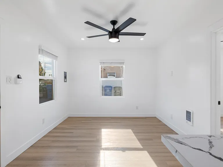 114 Madison Ave #FRONT — Photo 13