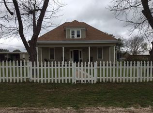 302 Shawnee St, Cherokee, TX 76832