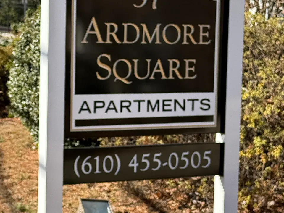 37 E Montgomery Ave #10