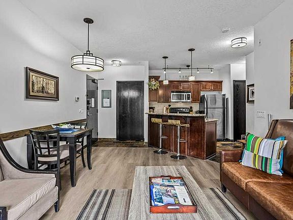 4th image of 901 S Mountain St #227