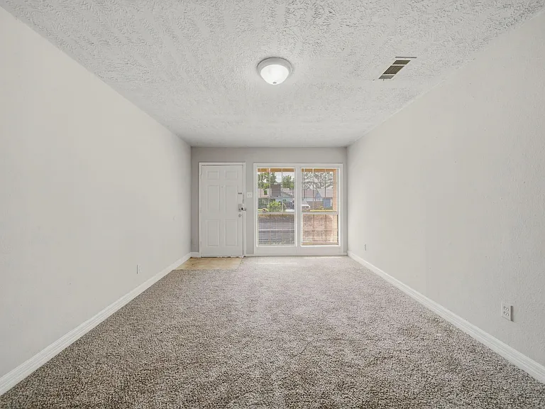 1413 George St — Photo 4