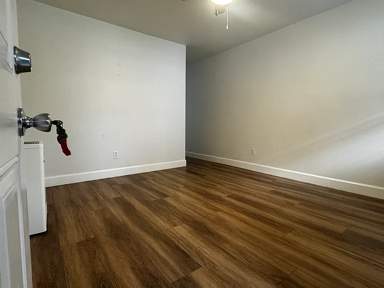 8765 S San Pedro St #1/2 — Photo 5