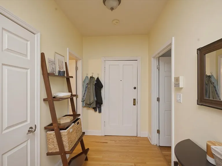 1319 W Addison St #3A — Photo 10