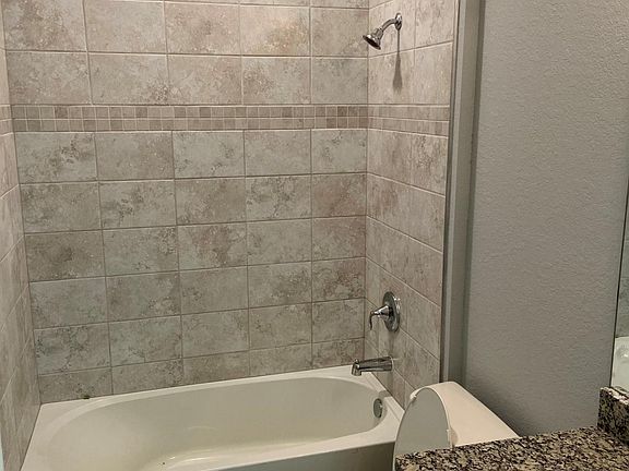 5th image of 4324 SW 9th Pl