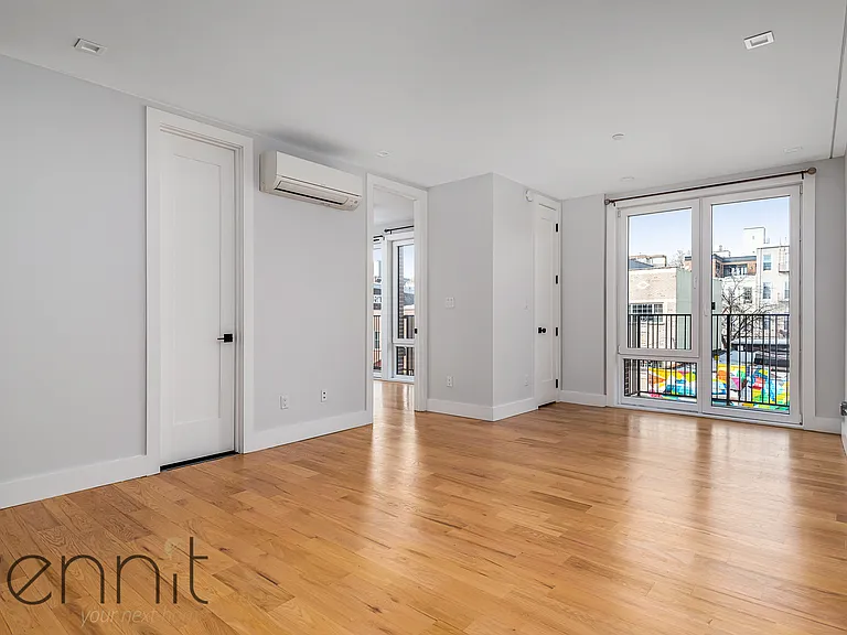 100 Suydam St #3L — Photo 4