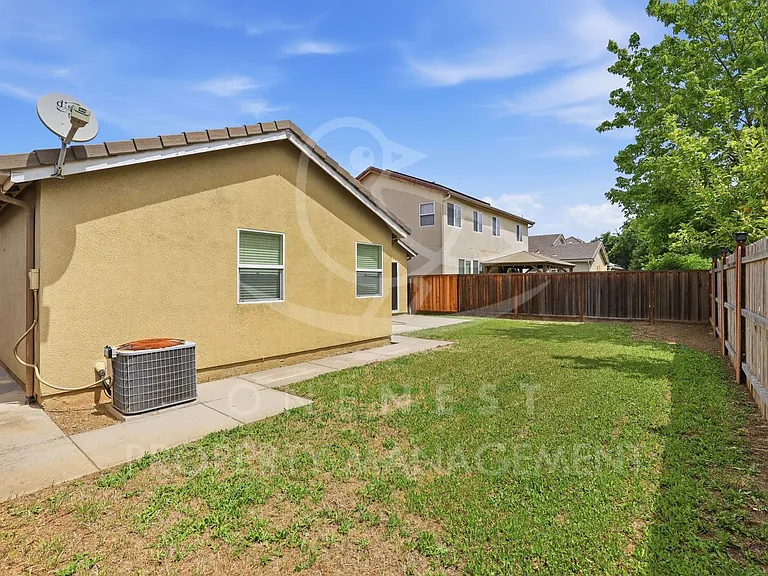 1368 Paddington Way — Photo 23