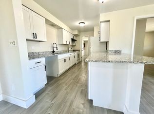 800 Willow Dr, Lehigh Acres, FL 33936