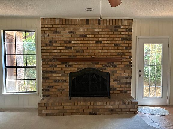 3rd image of 2821 Sandy Ridge Rd