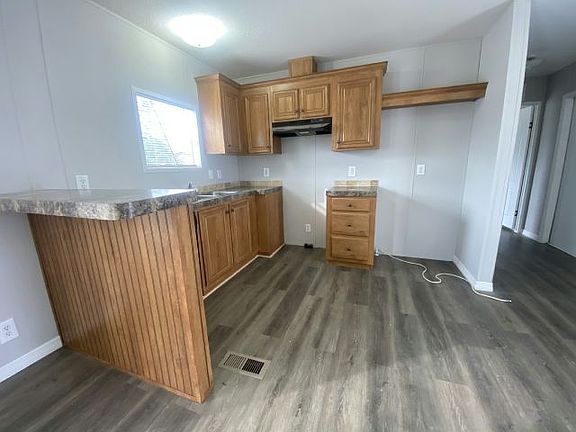 4th image of 1814 Rockhurst Ave #126
