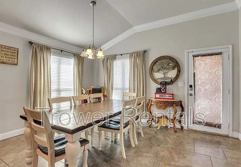 9915 Rainbow Dr — Photo 17