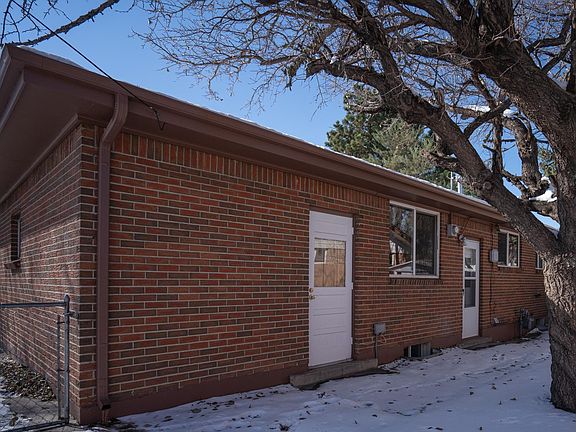 back no close neighbors space for a veggie garden