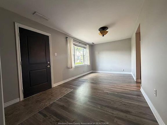 2nd image of 2374 Meighen Rd