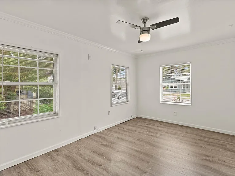 1605 E 29th Ave — Photo 18
