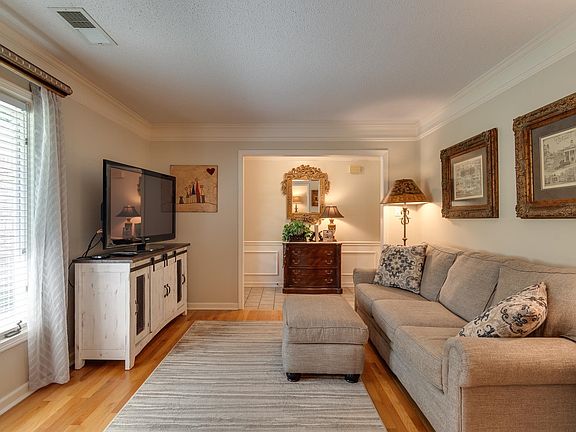 4th image of 2040 Myrtle Bend Dr