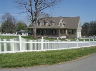 574 Miller Rd, Signal Mountain, TN 37377