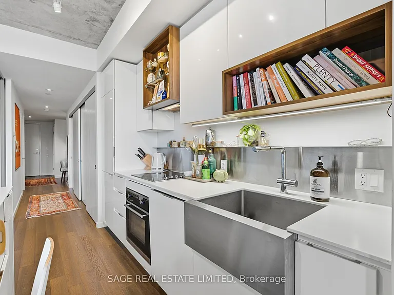 383 Sorauren Ave #706 — Photo 15