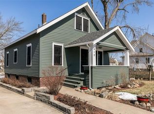 412 34th St NE, Cedar Rapids, IA 52402