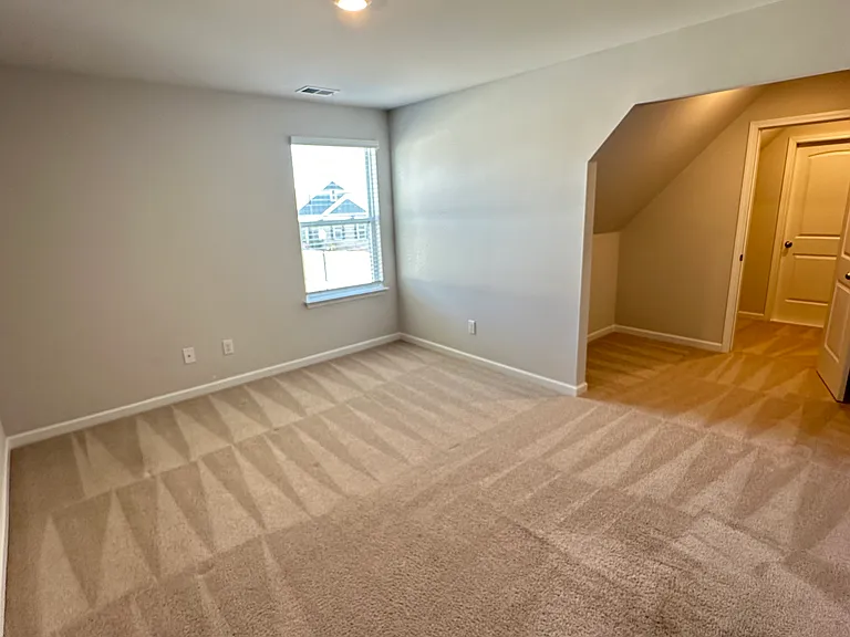 304 Greymoor Ln — Photo 21
