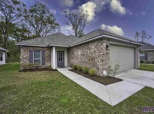 692 Pine Hollow Dr, Gonzales, LA 70737