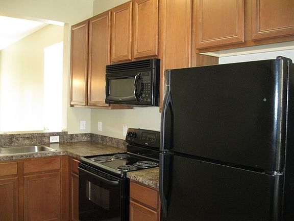 2nd image of 2610 Retreat View Cir