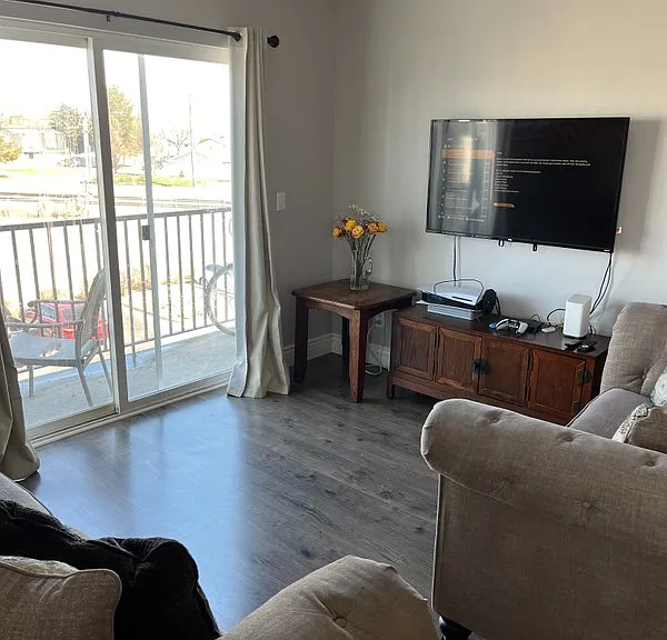 126 E Resaca Dr — Photo 8