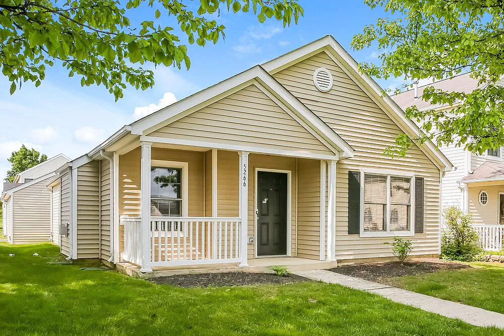 3 bed, 2.0 bath, 1176 sqft, $2,085 — Photo 3